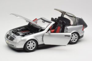 Mercedes SLK R170 Roadster Zilver Maisto 1:18 31674 Metaal — afbeelding 9 van 9