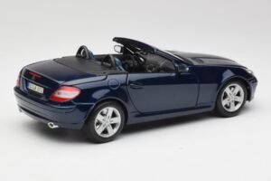 Mercedes SLK R171 Blauw Maisto 1:18 B66962190 Metaal — afbeelding 3 van 8