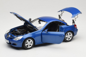 Mercedes SLK R171 Blue Metallic Minichamps 1:18 100033131 Metaal — afbeelding 2 van 11