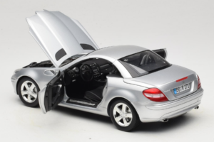 Mercedes SLK R171 Zilver Minichamps 1:18 B66962318 Metaal — afbeelding 5 van 9