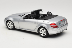 Mercedes SLK R171 Zilver Minichamps 1:18 B66962318 Metaal — afbeelding 8 van 9