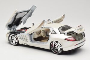 Mercedes SLR McLaren C199 Wit Maisto 1:18 31068 Metaal — afbeelding 5 van 8