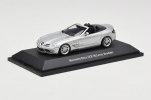 Mercedes SLR McLaren Roadster Crystal Laurit Silver Minichamps 1:43 B66961005 Metaal — afbeelding 2 van 4