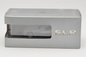 Mercedes SLR McLaren Roadster Crystal Laurit Silver Minichamps 1:43 B66961005 Metaal — afbeelding 4 van 4