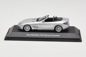 Mercedes SLR McLaren Roadster Crystal Laurit Silver Minichamps 1:43 B66961005 Metaal