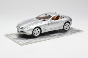 Mercedes SLR Vision Zilver Gelimiteerde Editie Met Aluminium Voet Bburago 1:18 B66962102 Metaal