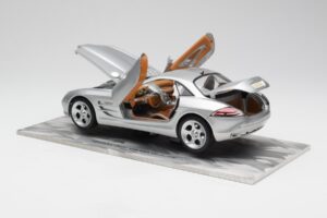 Mercedes SLR Vision Zilver Gelimiteerde Editie Met Aluminium Voet Bburago 1:18 B66962102 Metaal — afbeelding 5 van 8