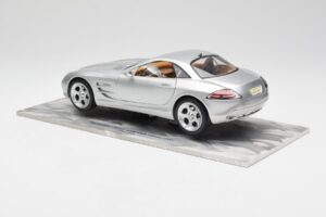 Mercedes SLR Vision Zilver Gelimiteerde Editie Met Aluminium Voet Bburago 1:18 B66962102 Metaal — afbeelding 7 van 8