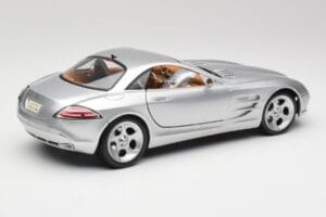 Mercedes SLR Vision Liquid Zilver Maisto 1:18 B66962101 Metaal — afbeelding 3 van 8