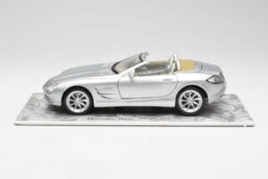 Mercedes SLR Vision Roadster Liquid Zilver Maisto 1:18 B66963208 Metaal — afbeelding 4 van 8