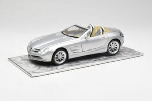 Mercedes SLR Vision Roadster Liquid Zilver Maisto 1:18 B66963208 Metaal