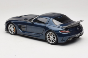 Mercedes SLS AMG Black Series Daytona Blue Metallic Minichamps 1:18 110033026 Metaal — afbeelding 7 van 8