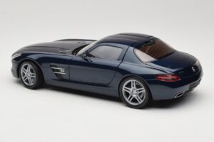 Mercedes SLS AMG C197 Blue Metallic Minichamps 1:18 100039021 Metaal — afbeelding 7 van 8