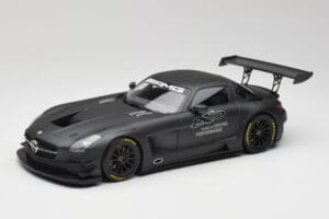 Mercedes AMG SLS C197 GT3 45 Jaar Driving Performance Minichamps 1:18 151133100 Metaal