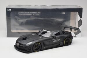 Mercedes AMG SLS C197 GT3 45 Jaar Driving Performance Minichamps 1:18 151133100 Metaal — afbeelding 6 van 6