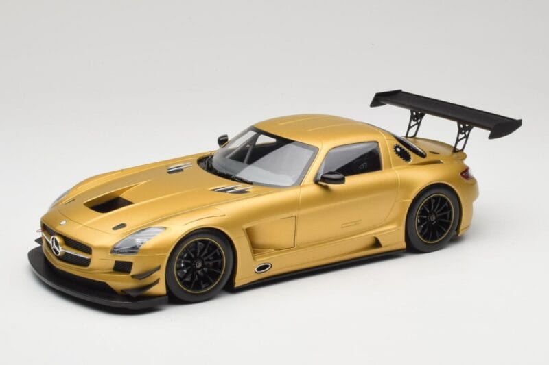 Mercedes AMG SLS C197 GT3 Street Goud Minichamps 1:18 151113106 Metaal
