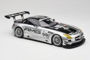 Mercedes AMG SLS C197 GT3 Team AMG China #96 M. Hakkinen / C. Cheng Zhuhai 6th 2011 Minichamps 1:18 151113196 Metaal — afbeelding 4 van 6