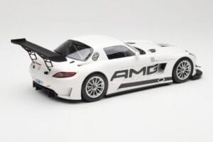Mercedes AMG SLS C197 GT3 Street Wit Minichamps 1:18 151123107 Metaal — afbeelding 2 van 6