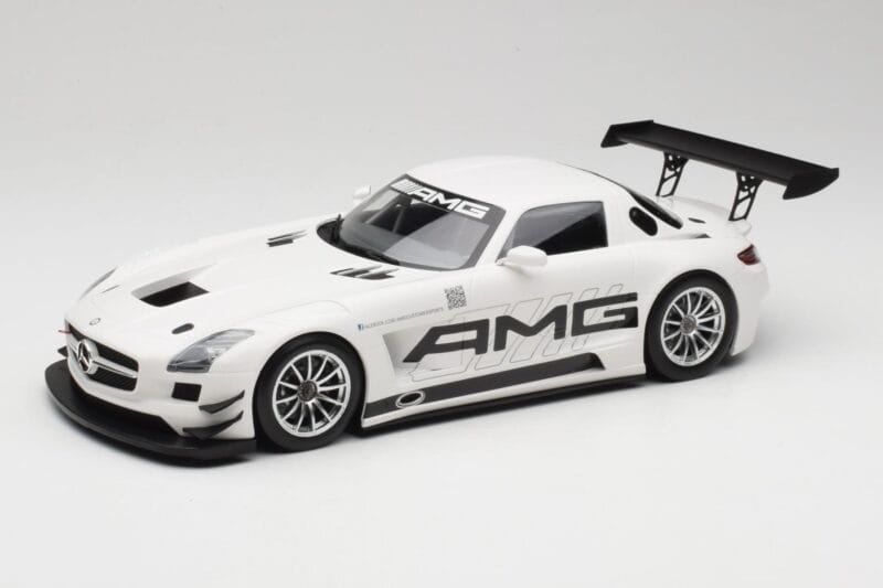Mercedes AMG SLS C197 GT3 Street Wit Minichamps 1:18 151123107 Metaal