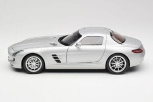 Mercedes SLS AMG C197 Iridium Zilver Minichamps 1:18 100039026 Metaal — afbeelding 4 van 8