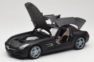 Mercedes SLS AMG C197 Matte Black Minichamps 1:18 100039027 Metaal — afbeelding 2 van 8