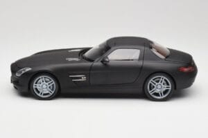 Mercedes SLS AMG C197 Matte Black Minichamps 1:18 100039027 Metaal — afbeelding 4 van 8