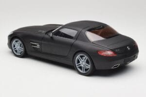 Mercedes SLS AMG C197 Matte Black Minichamps 1:18 100039027 Metaal — afbeelding 7 van 8