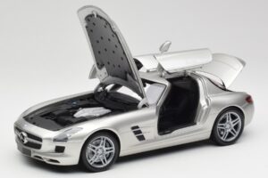 Mercedes SLS AMG C197 Matt Zilver Minichamps 1:18 100039029 Metaal — afbeelding 2 van 8