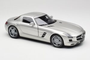 Mercedes SLS AMG C197 Matt Zilver Minichamps 1:18 100039029 Metaal — afbeelding 6 van 8