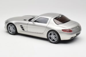 Mercedes SLS AMG C197 Matt Zilver Minichamps 1:18 100039029 Metaal — afbeelding 7 van 8