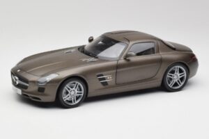 Mercedes SLS AMG C197 Monza Grijs Minichamps 1:18 B66960044 Metaal