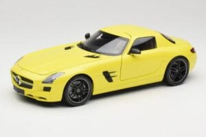 Mercedes SLS AMG C197 Geel Minichamps 1:18 100039022 Metaal