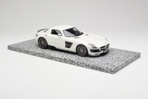 Mercedes Brabus SLS AMG 700 Biturbo Pearl Wit Minichamps 1:18 107032020 Metaal — afbeelding 4 van 6