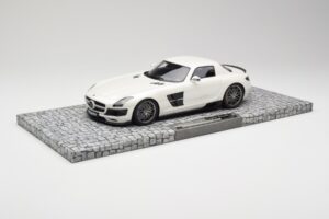 Mercedes Brabus SLS AMG 700 Biturbo Pearl Wit Minichamps 1:18 107032020 Metaal