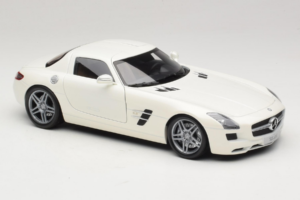 Mercedes SLS AMG Designo Mystic White Museum Edition Minichamps 1:18 B66055551 Metaal — afbeelding 6 van 8