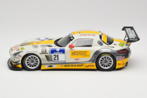 Mercedes SLS AMG GT3 #21 Rowe Racing M. Hartung / N. Heyer ADAC 24 Hours Nurburgring 2013 Minichamps 1:18 151133121 Metaal — afbeelding 3 van 6