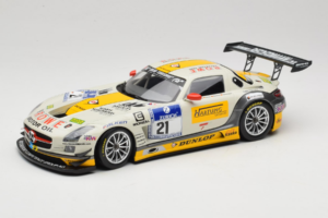 Mercedes SLS AMG GT3 #21 Rowe Racing M. Hartung / N. Heyer ADAC 24 Hours Nurburgring 2013 Minichamps 1:18 151133121 Metaal