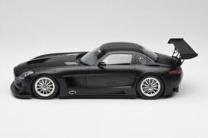 Mercedes SLS AMG GT3 C197 Street Mat Zwart Minichamps 1:18 151113101 Metaal — afbeelding 3 van 6