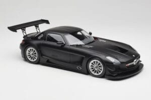 Mercedes SLS AMG GT3 C197 Street Mat Zwart Minichamps 1:18 151113101 Metaal — afbeelding 4 van 6