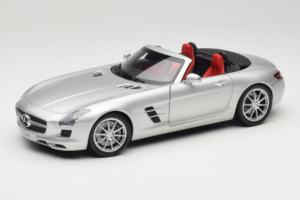 Mercedes SLS AMG Roadster Iridium Zilver Minichamps 1:18 B66960078 Metaal