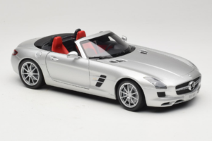 Mercedes SLS AMG Roadster Iridium Zilver Minichamps 1:18 B66960078 Metaal — afbeelding 6 van 8