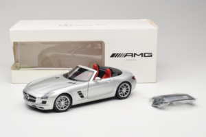 Mercedes SLS AMG Roadster Iridium Zilver Minichamps 1:18 B66960078 Metaal — afbeelding 8 van 8