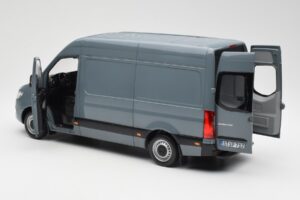Mercedes Sprinter W907 Blauwgrijs Norev 1:18 183423 Metaal — afbeelding 5 van 7