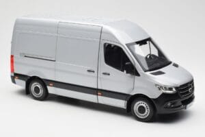 Mercedes Sprinter W907 Zilver Norev 1:18 183424 Metaal — afbeelding 6 van 8