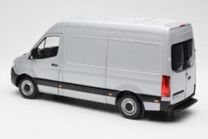 Mercedes Sprinter W907 Zilver Norev 1:18 183424 Metaal — afbeelding 7 van 8
