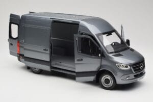Mercedes Sprinter W907 Bestelwagen Selenite Grey Metallic Norev 1:18 B66004163 Metaal — afbeelding 5 van 8