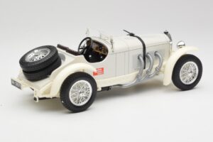 Mercedes SSKL Wit & Crème Bburago 1:18 3002-M1 Metaal — afbeelding 2 van 6