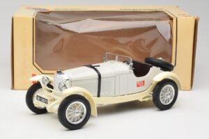 Mercedes SSKL Wit & Crème Bburago 1:18 3002-M1 Metaal — afbeelding 6 van 6