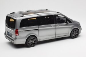 Mercedes V-Class W447 AMG Line Grijs Metallic Norev 1:18 183488 Metaal — afbeelding 3 van 9