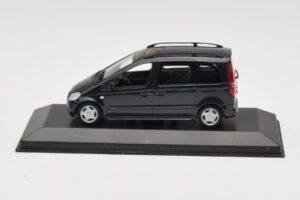 Mercedes Vaneo Donkerblauw Minichamps 1:43 400031200 Metaal